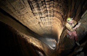 Учёные открыли самую глубокую в мире пещеру